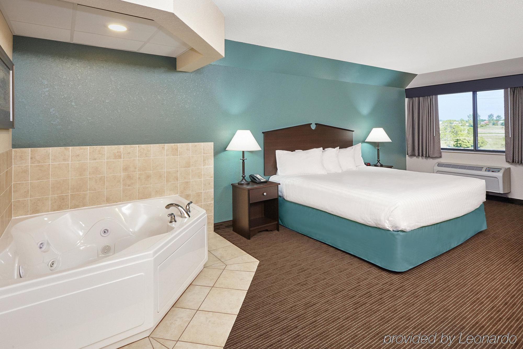 Americinn By Wyndham Green Bay East Exterior photo