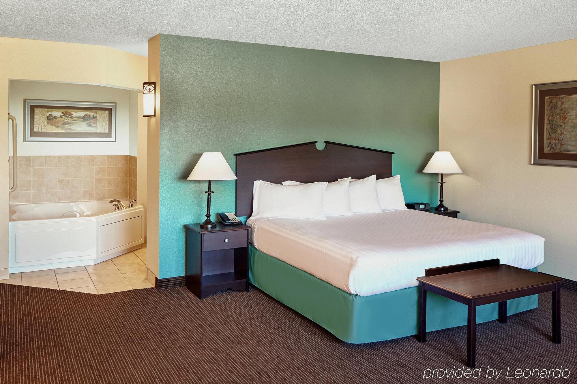 Americinn By Wyndham Green Bay East Exterior photo